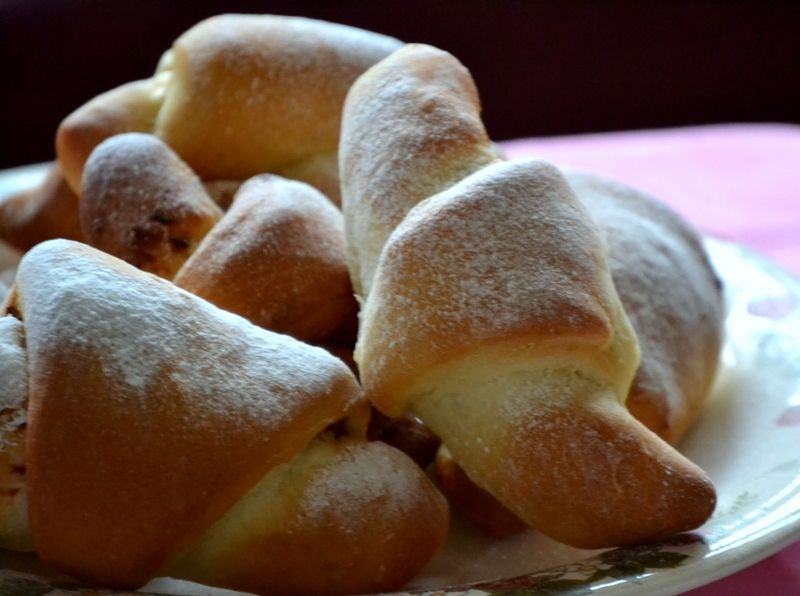 Rogaliki z powidłami śliwkowymi (szybsza wersja )  Rogaliki z powidłami śliwkowymi (szybsza wersja )