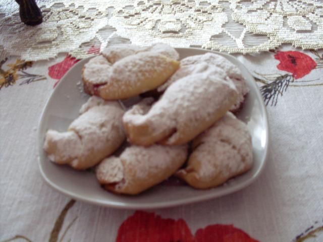 Rogaliki z różą Rogaliki z różą