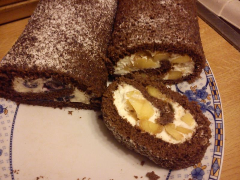 Rolada biszkoptowa z bitą śmietaną