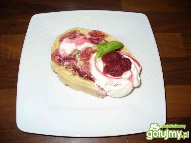 Rolada biszkoptowa z lodami