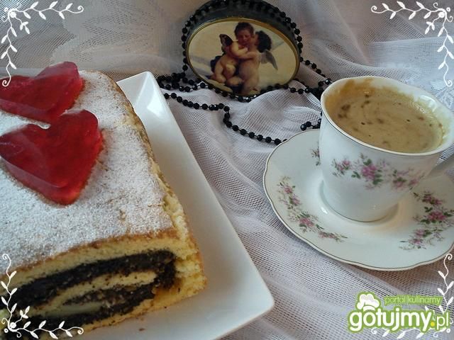 Rolada biszkoptowa z makiem i jabłkami