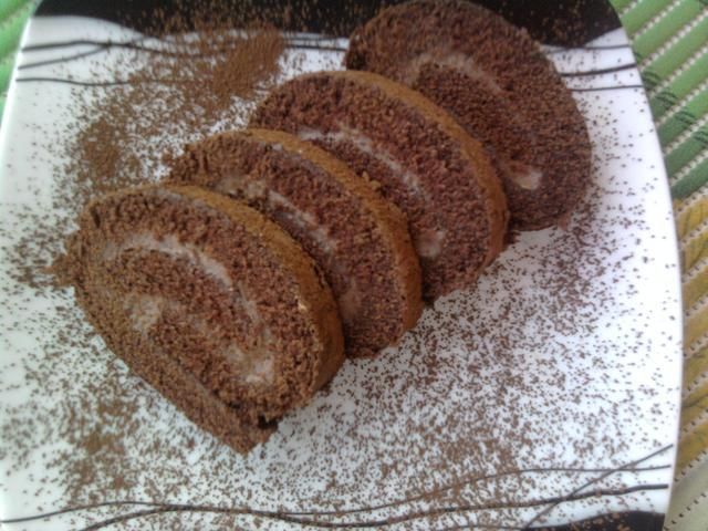 Rolada czekoladowa z budyniem Rolada czekoladowa z budyniem