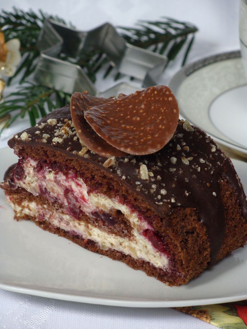 Rolada czekoladowa z kremem orzechowym