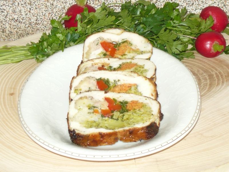 Rolada drobiowa z warzywami