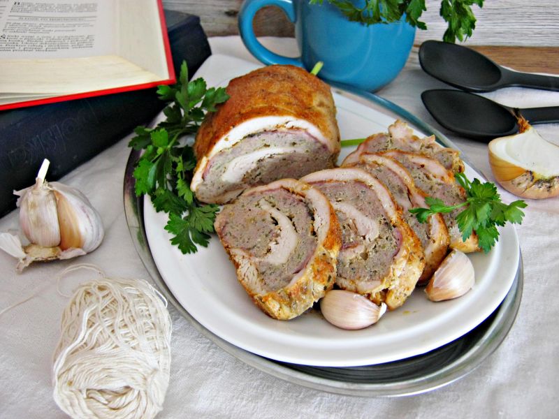 Rolada drobiowo wieprzowa z boczkiem