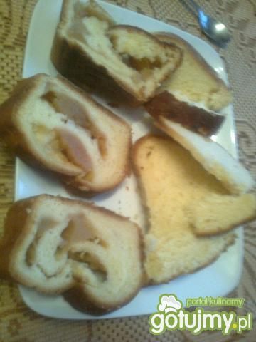 Rolada drożdżowa  z jabłkami.