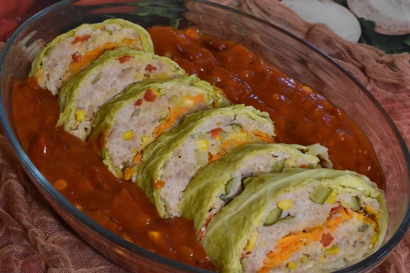 Rolada gołąbkowa w sosie meksykańskim Rolada gołąbkowa w sosie meksykańskim