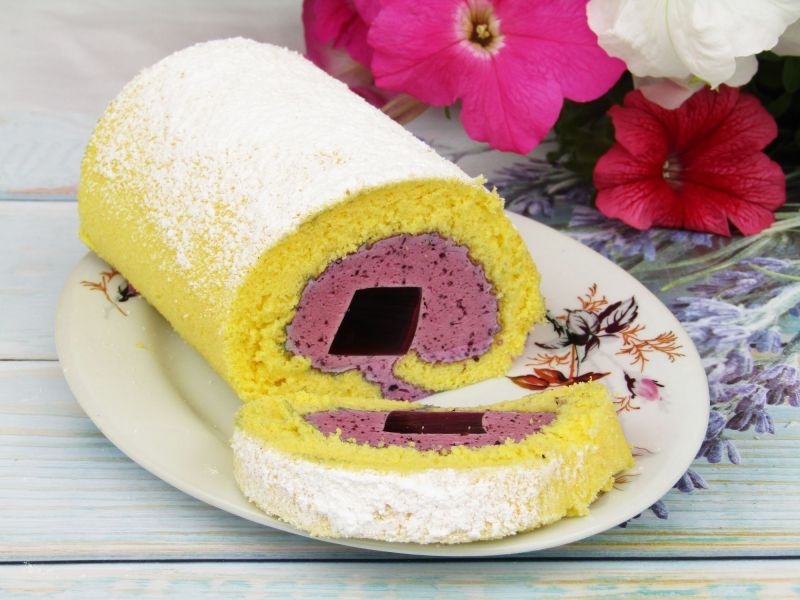 Rolada jagodowa  Rolada jagodowa