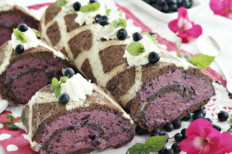 Rolada jagodowa w kratkę Rolada jagodowa w kratkę