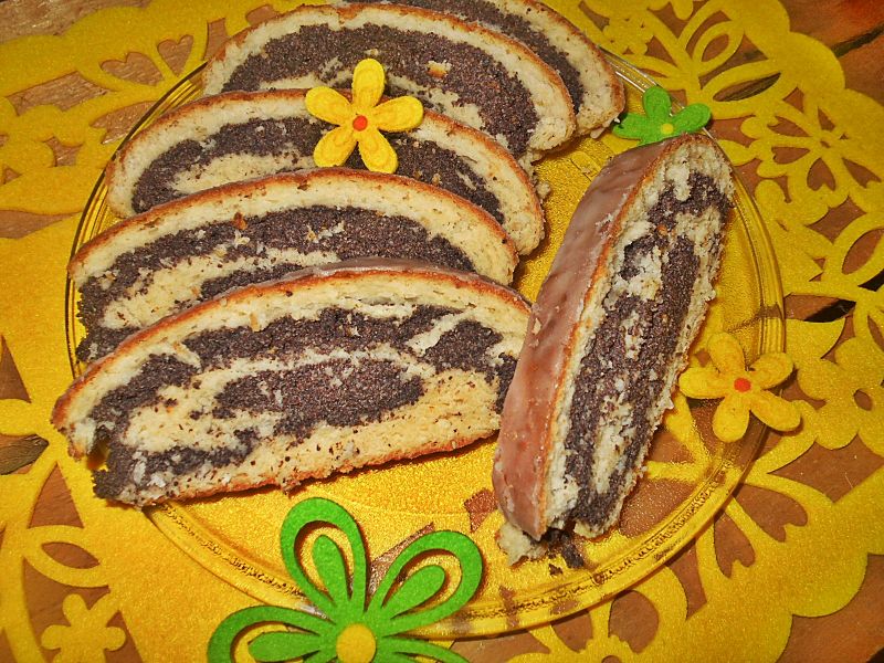 Rolada makowa na kokosowym cieście