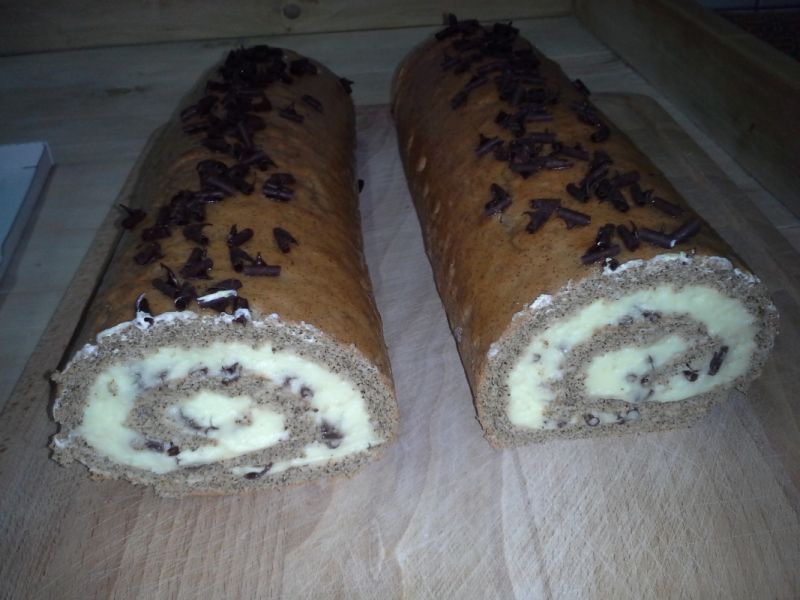 Rolada makowa z kremem budyniowym Rolada makowa z kremem budyniowym