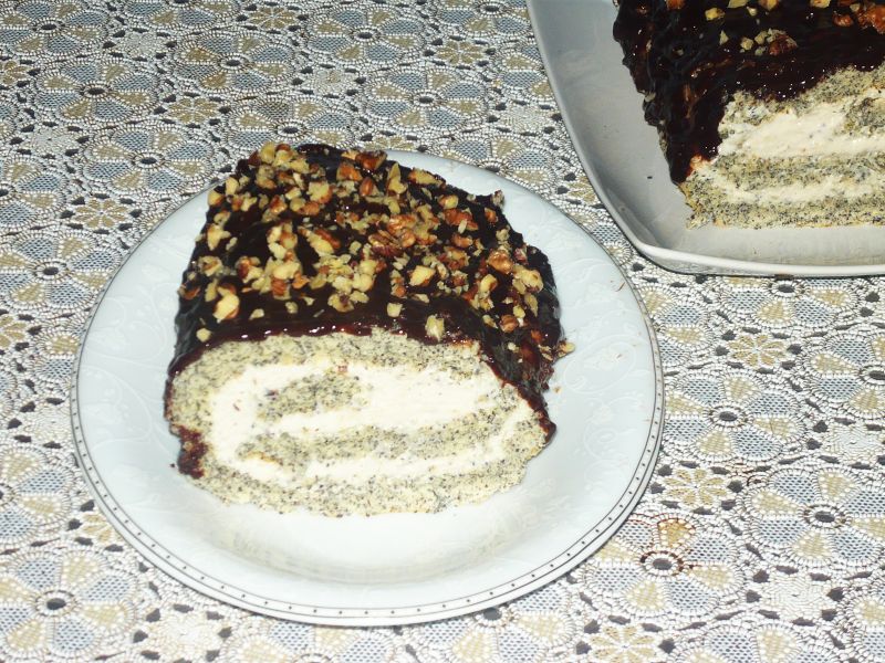 Rolada makowo-orzechowa