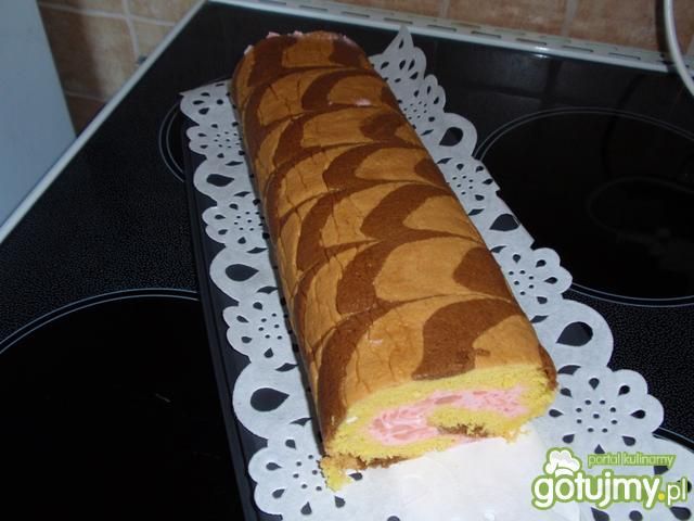 Rolada nadziewana smietaną i jabłkami