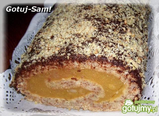 Rolada orzechowa z jabłkami