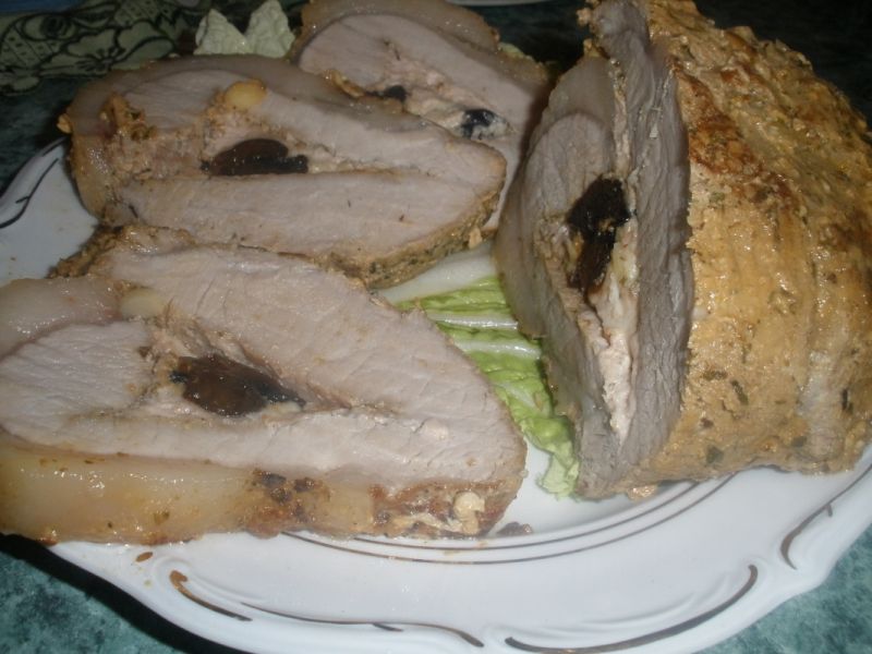 Rolada schabowa z migdałami  Rolada schabowa z migdałami