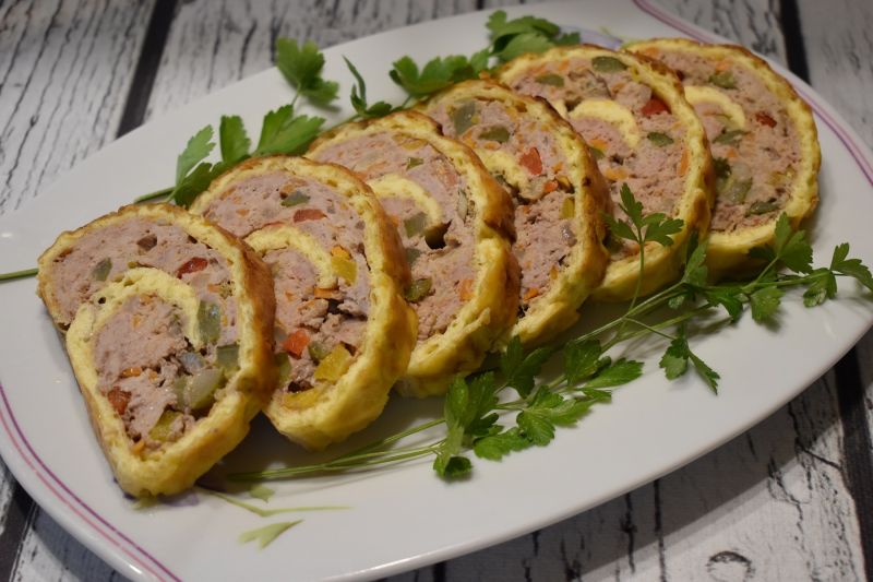 Rolada serowa z mielonym mięsem