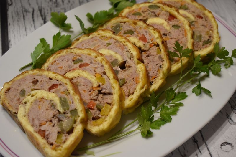 Rolada serowa z mielonym mięsem