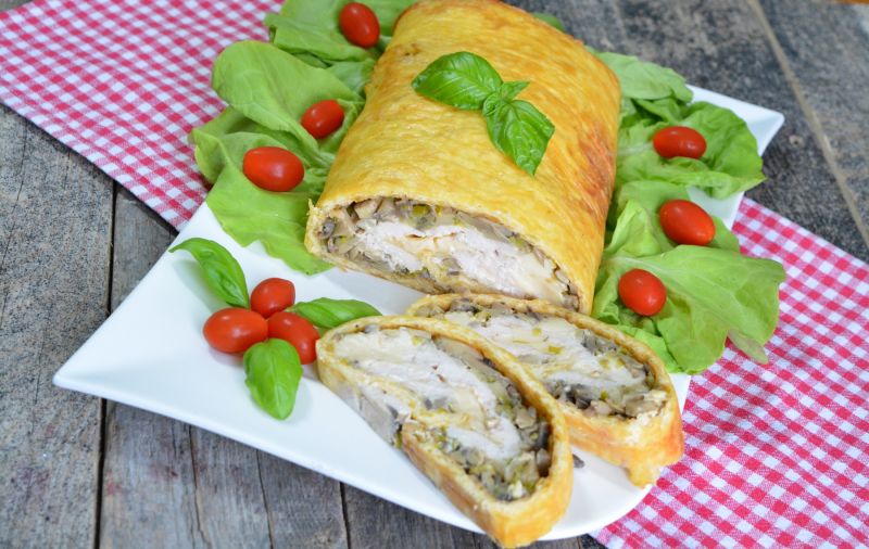 Rolada serowa z pieczarkami i porem