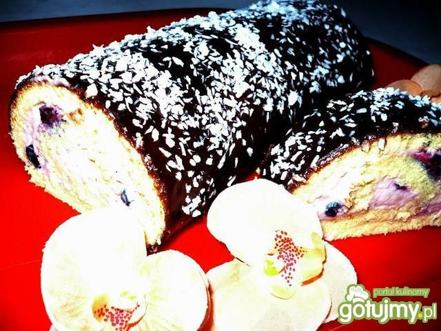 Rolada śmietanowo jagodowa