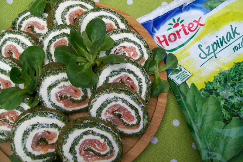 Rolada szpinakowa z wędzonym łososiem Rolada szpinakowa z wędzonym łososiem