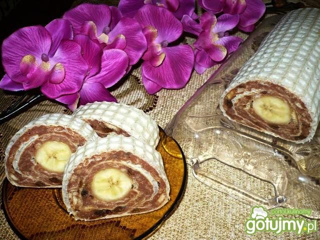 Rolada waflowa z bananem.