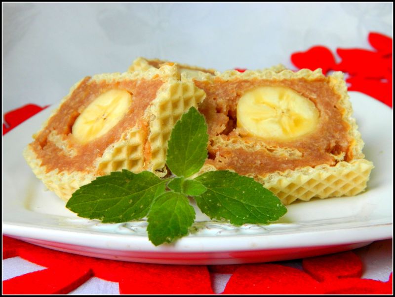 Rolada waflowa z bananem