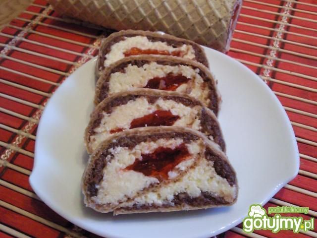 Rolada waflowa z kremem Rolada waflowa z kremem