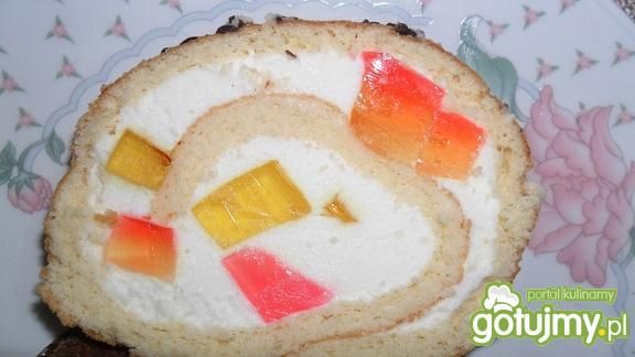 Rolada z bitą śmietaną i galaretką