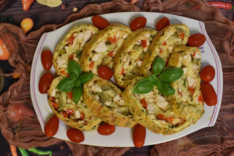 rolada z cukinią oraz kurczakiem rolada z cukinią oraz kurczakiem