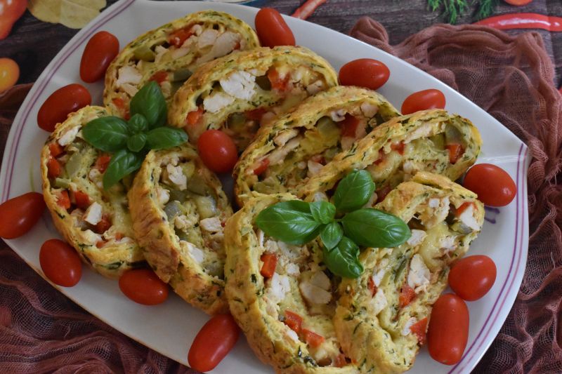 rolada z cukinią oraz kurczakiem rolada z cukinią oraz kurczakiem