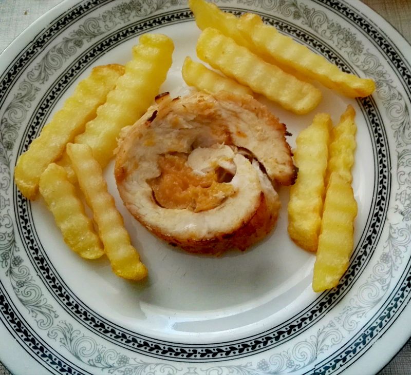 Rolada z indyka z morelami