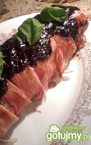 Rolada z indyka z suszonymi śliwkami Rolada z indyka z suszonymi śliwkami