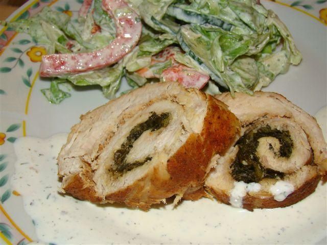 Rolada z indyka ze szpinakiem i ricotta  Rolada z indyka ze szpinakiem i ricotta