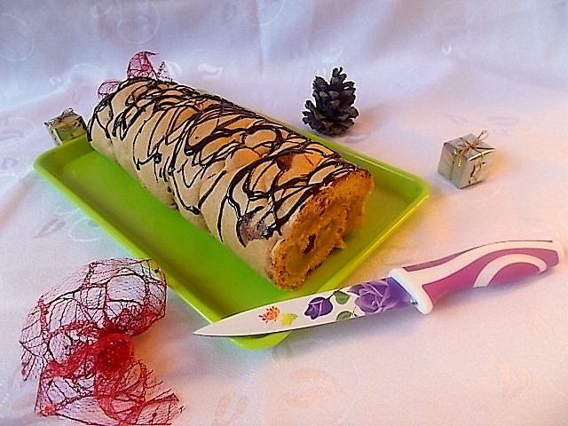 Rolada z jabłkami i żurawiną