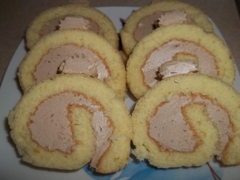 Rolada z kremem kakaowym