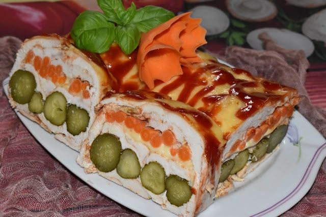 Rolada z kurczaka z ogórkiem Rolada z kurczaka z ogórkiem