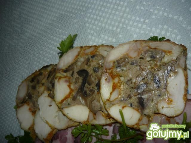 Rolada z kurczaka z pieczarkami Rolada z kurczaka z pieczarkami