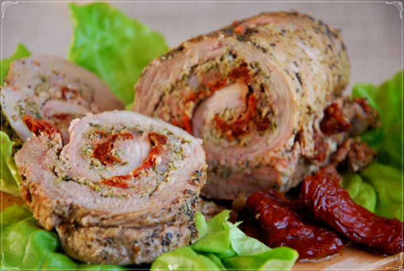 Rolada z pesto i suszonymi pomidorami Rolada z pesto i suszonymi pomidorami