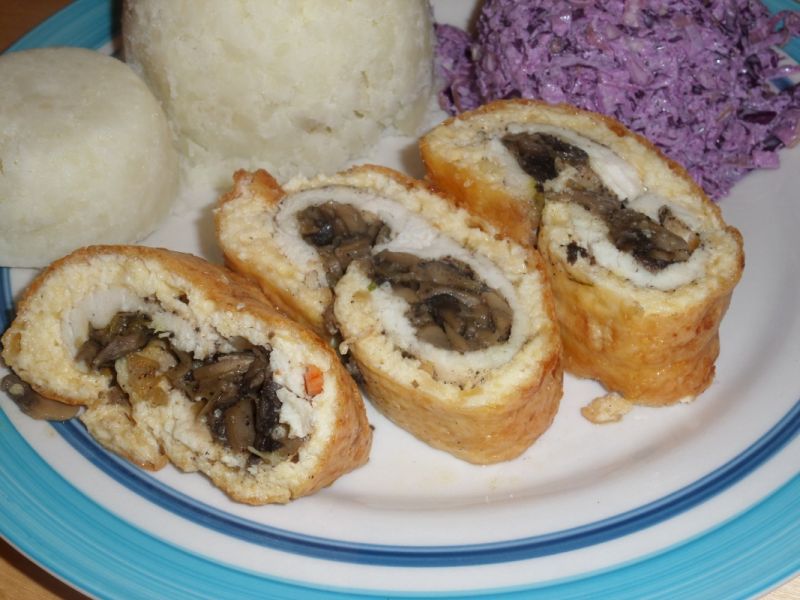 Rolada z pieczarkami Rolada z pieczarkami