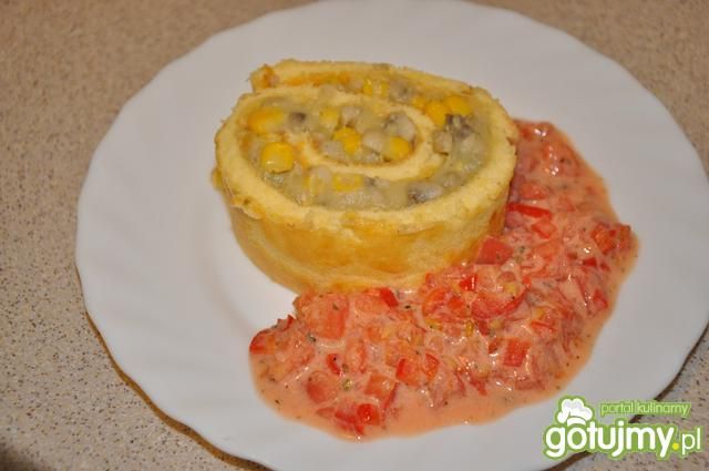 rolada z pieczarkami i kukurydzą rolada z pieczarkami i kukurydzą