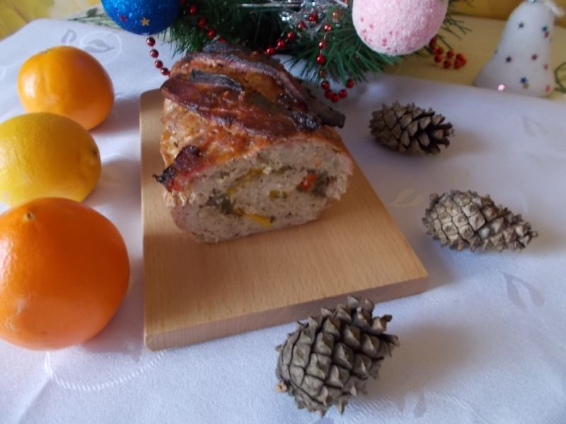 Rolada z pieczarkami i papryką Rolada z pieczarkami i papryką