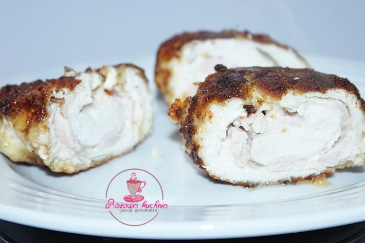 Rolada z piersi kurczaka i szynki Rolada z piersi kurczaka i szynki