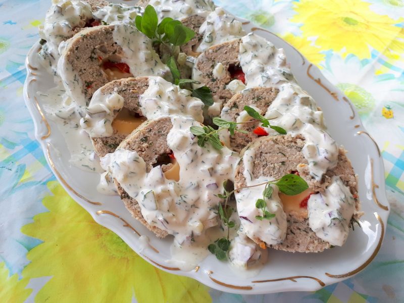 Rolada z piersi perliczki Rolada z piersi perliczki