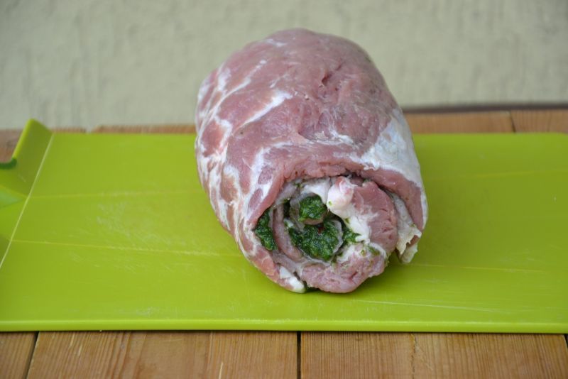 Rolada ze schabu z kolorowym farszem 