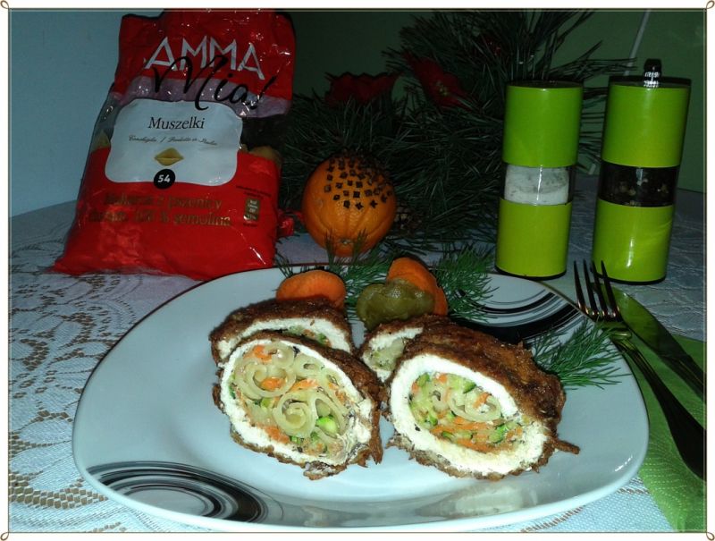 Roladka drobiowa: makaron, cukinia i już!