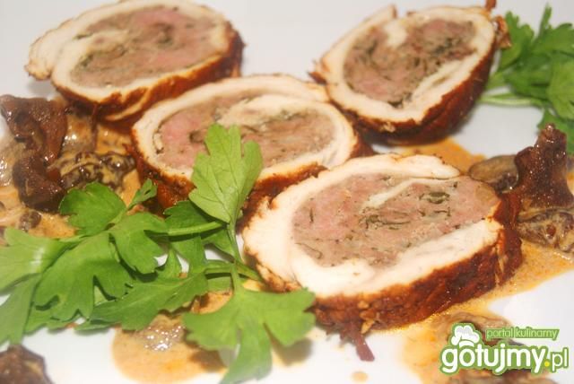 Roladka drobiowa w sosie grzybowym