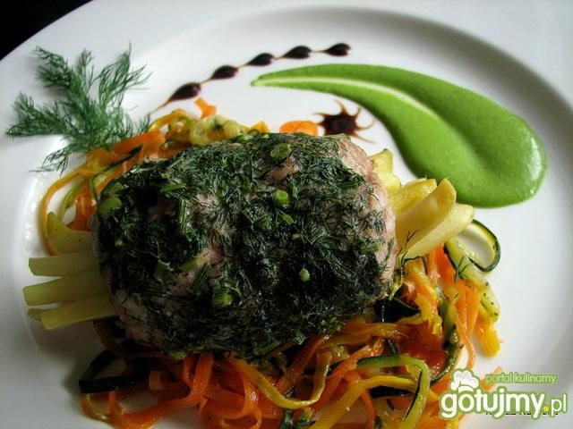 Roladka z indyka z fasolką i warzywami