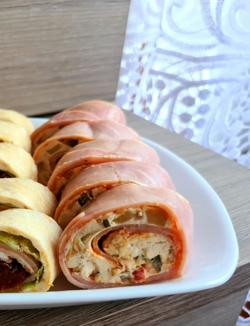 Roladka z szynki konserwowej Roladka z szynki konserwowej