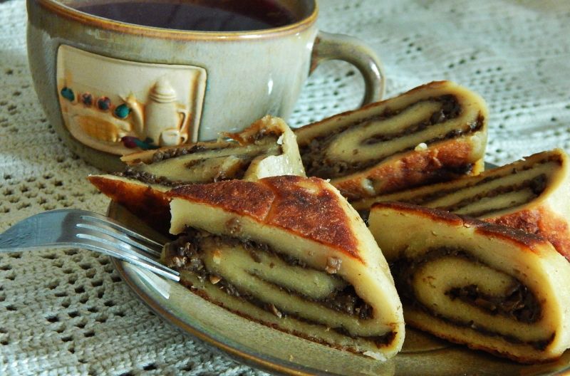 Roladka ziemniaczana z pieczarkami 