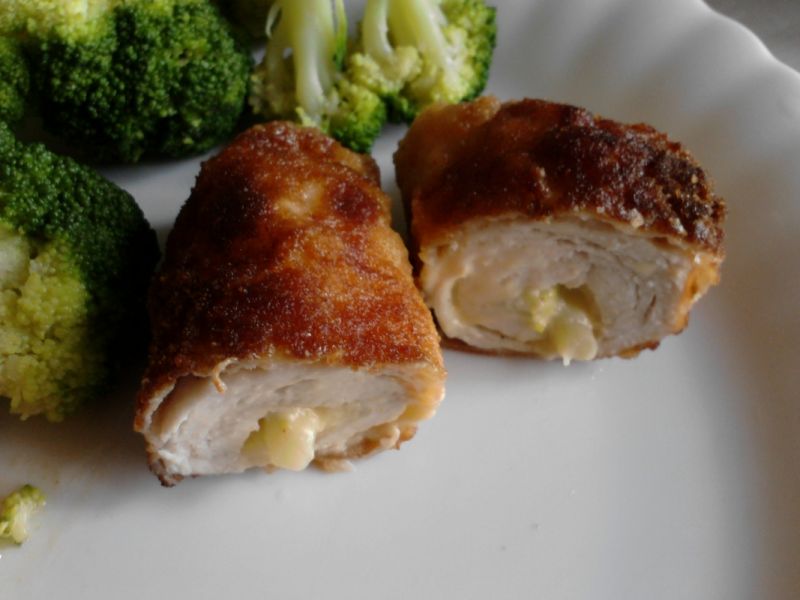 Roladki drobiowe z brokułem Roladki drobiowe z brokułem